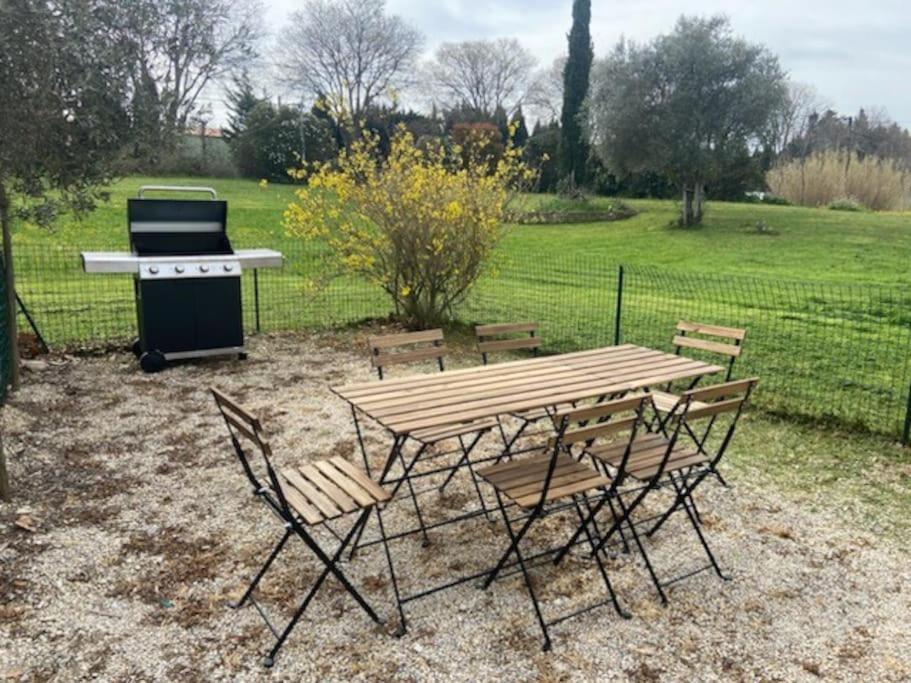 Appartement En Provence Châteaurenard Екстериор снимка